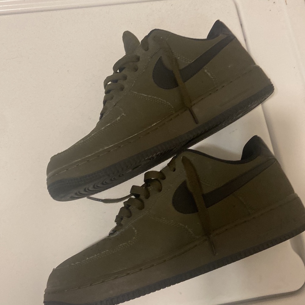 Good Condition, Doesn’t Come With Box - image 4